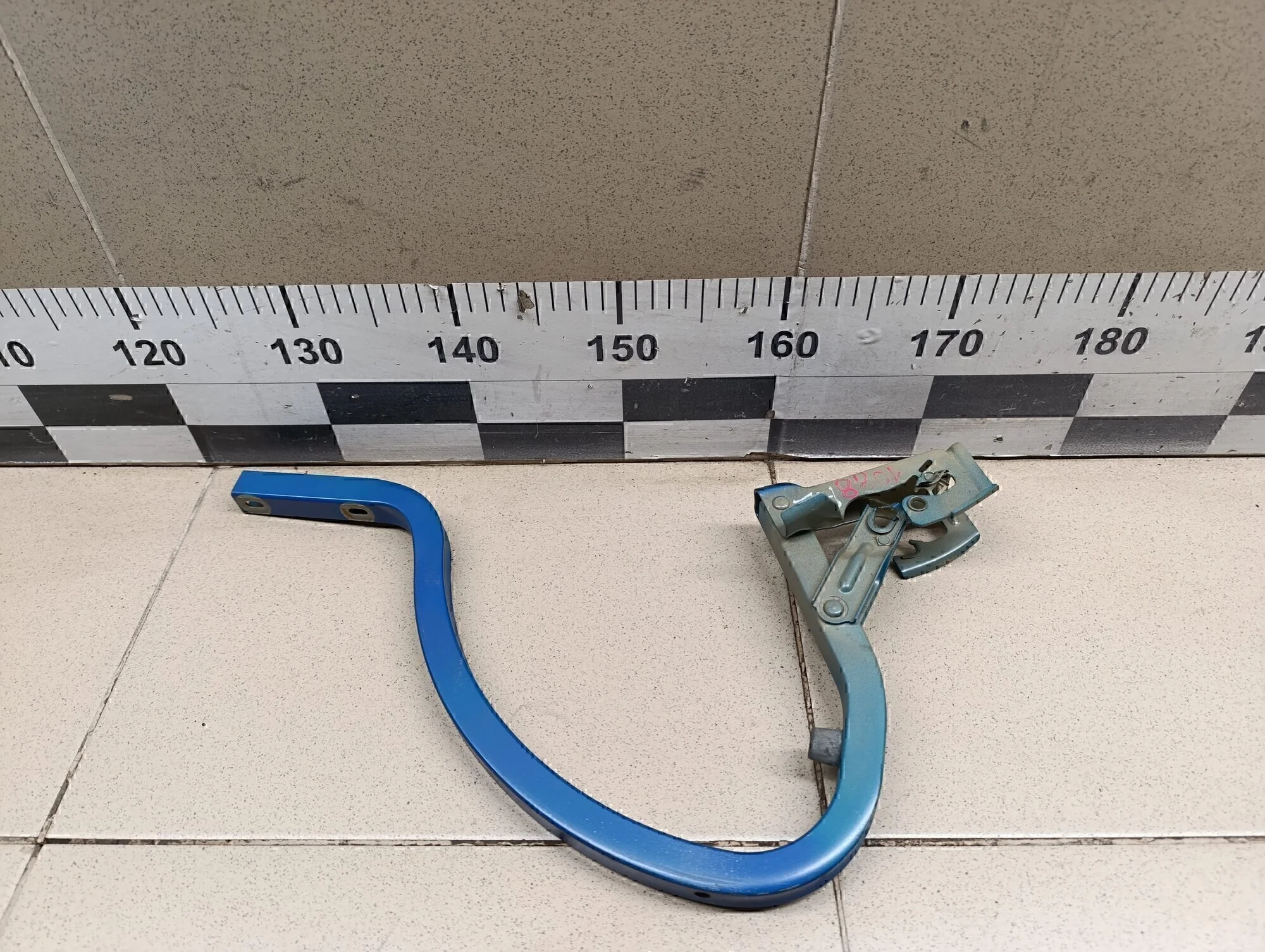 Петля крышки багажника левая Cruze 2009-2016