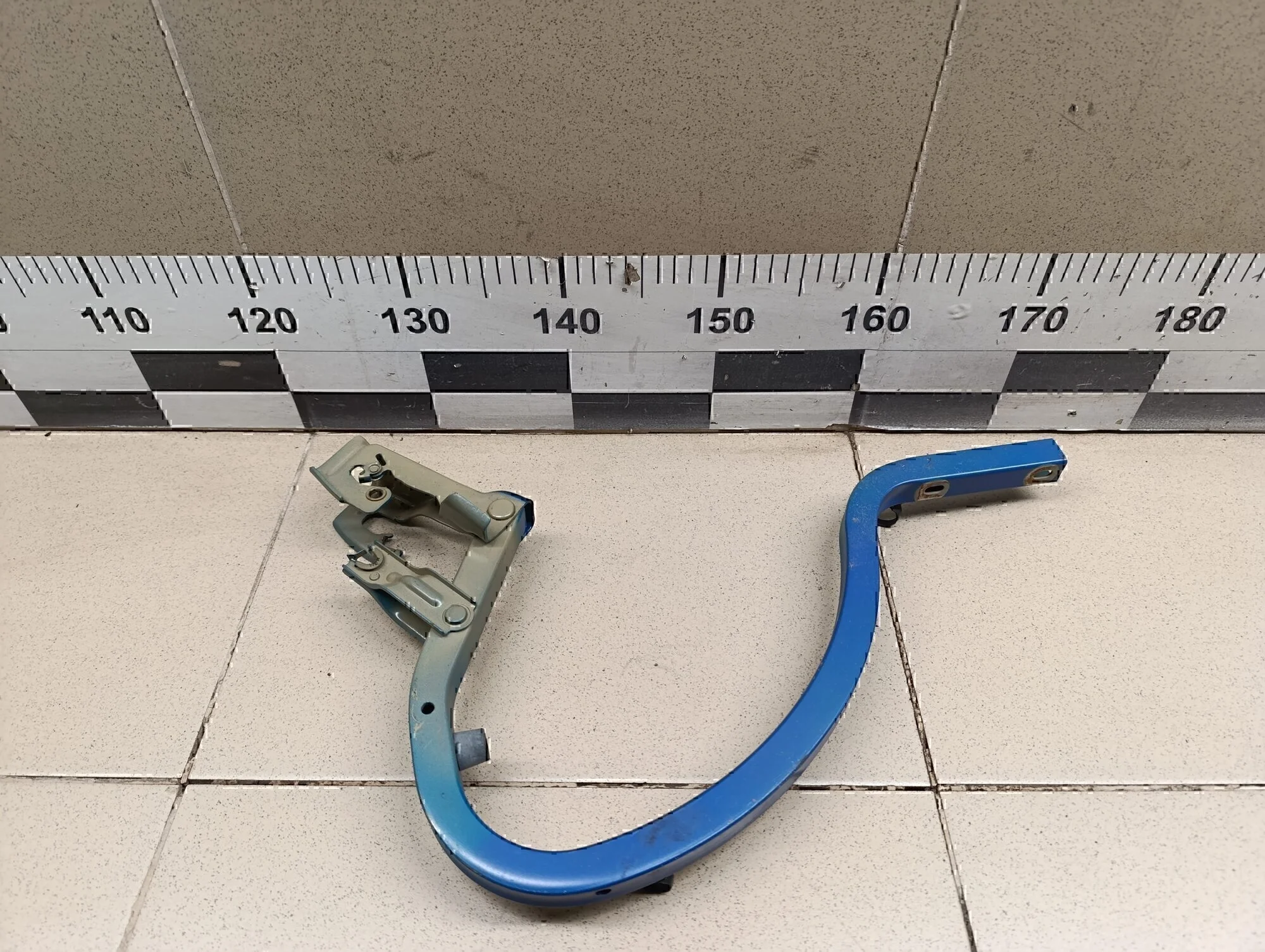 Петля крышки багажника правая Cruze 2009-2016