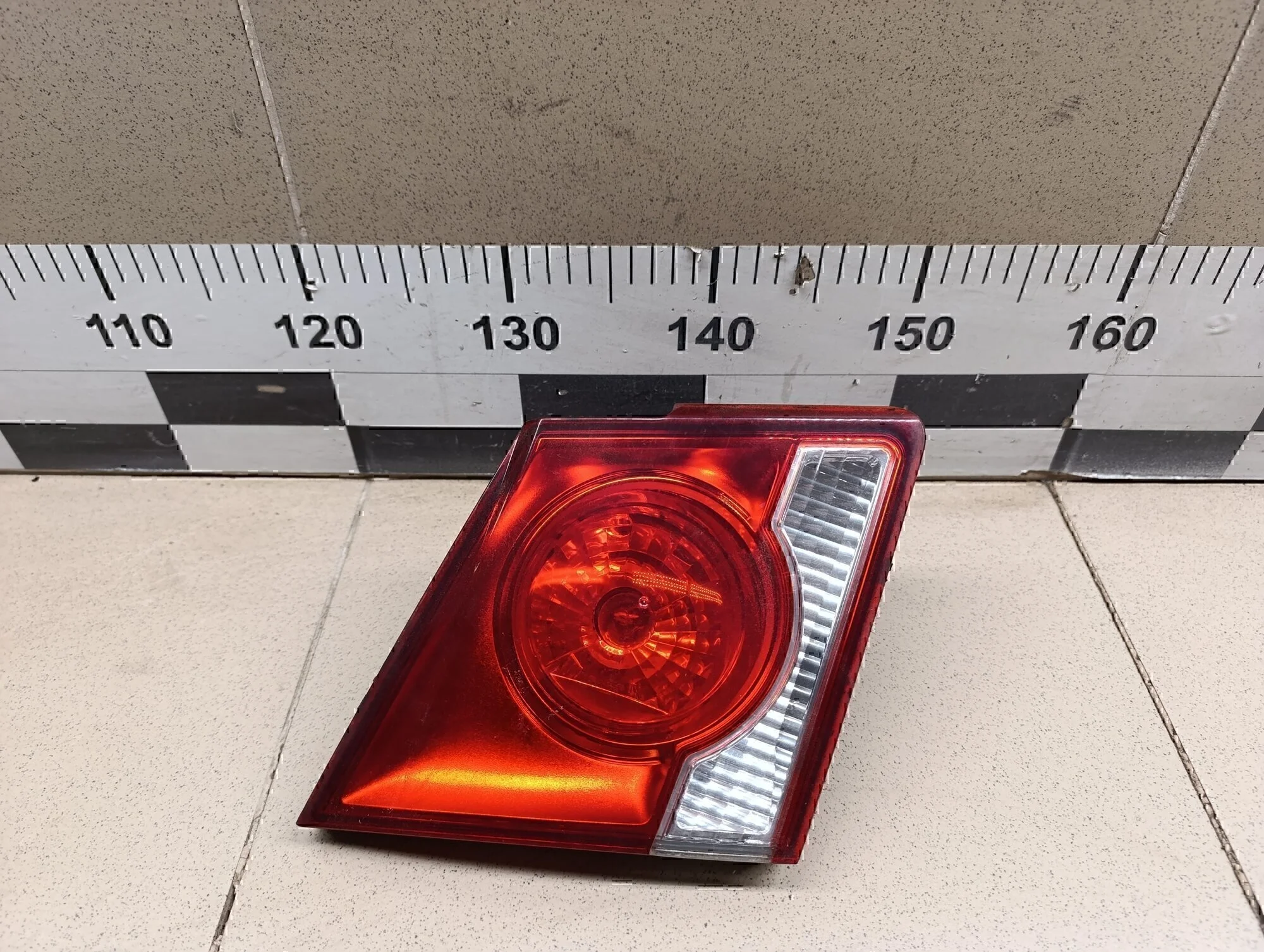 Фонарь задний внутренний левый Cruze 2009-2016