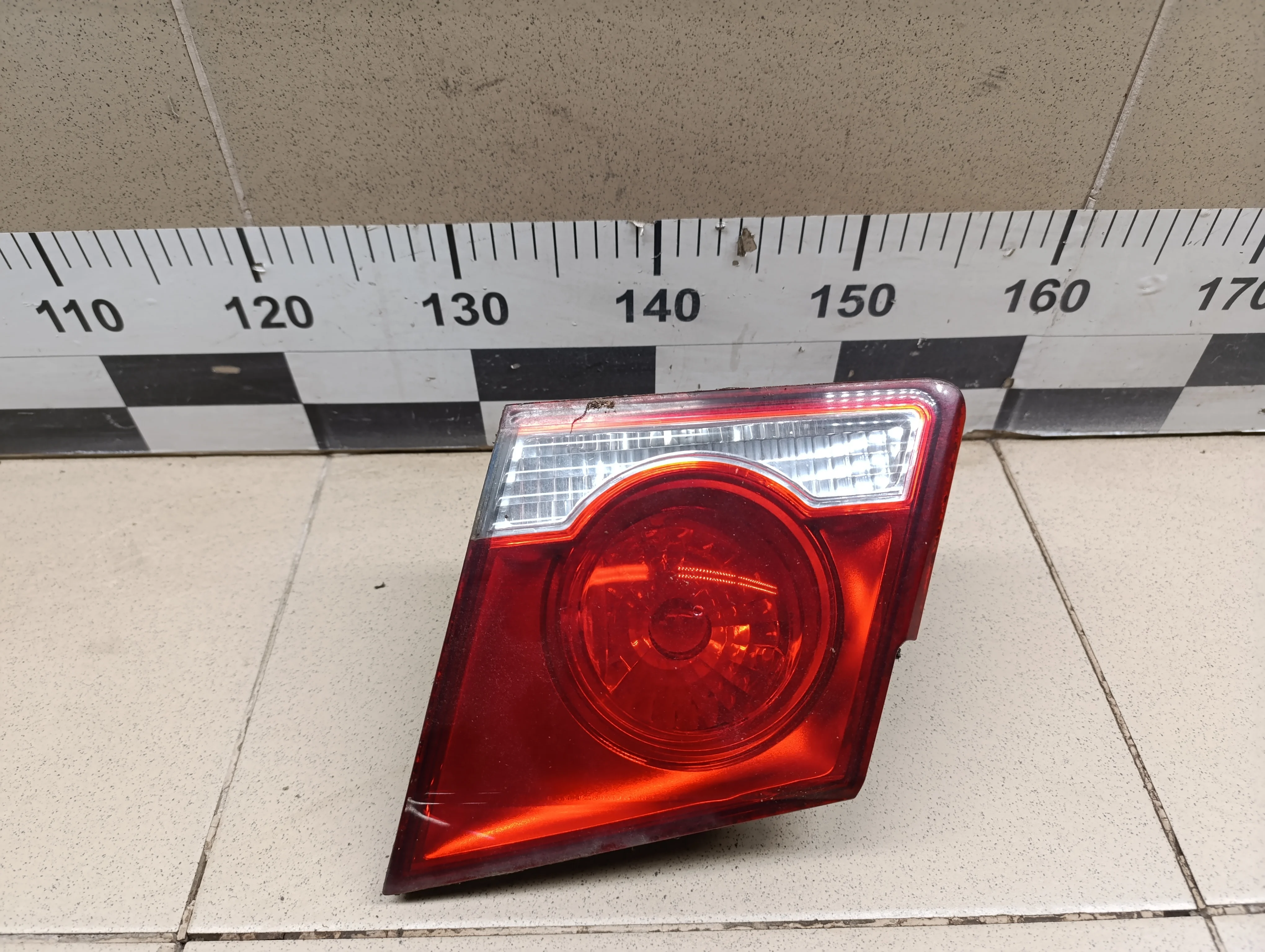 Фонарь задний внутренний правый Cruze 2009-2016