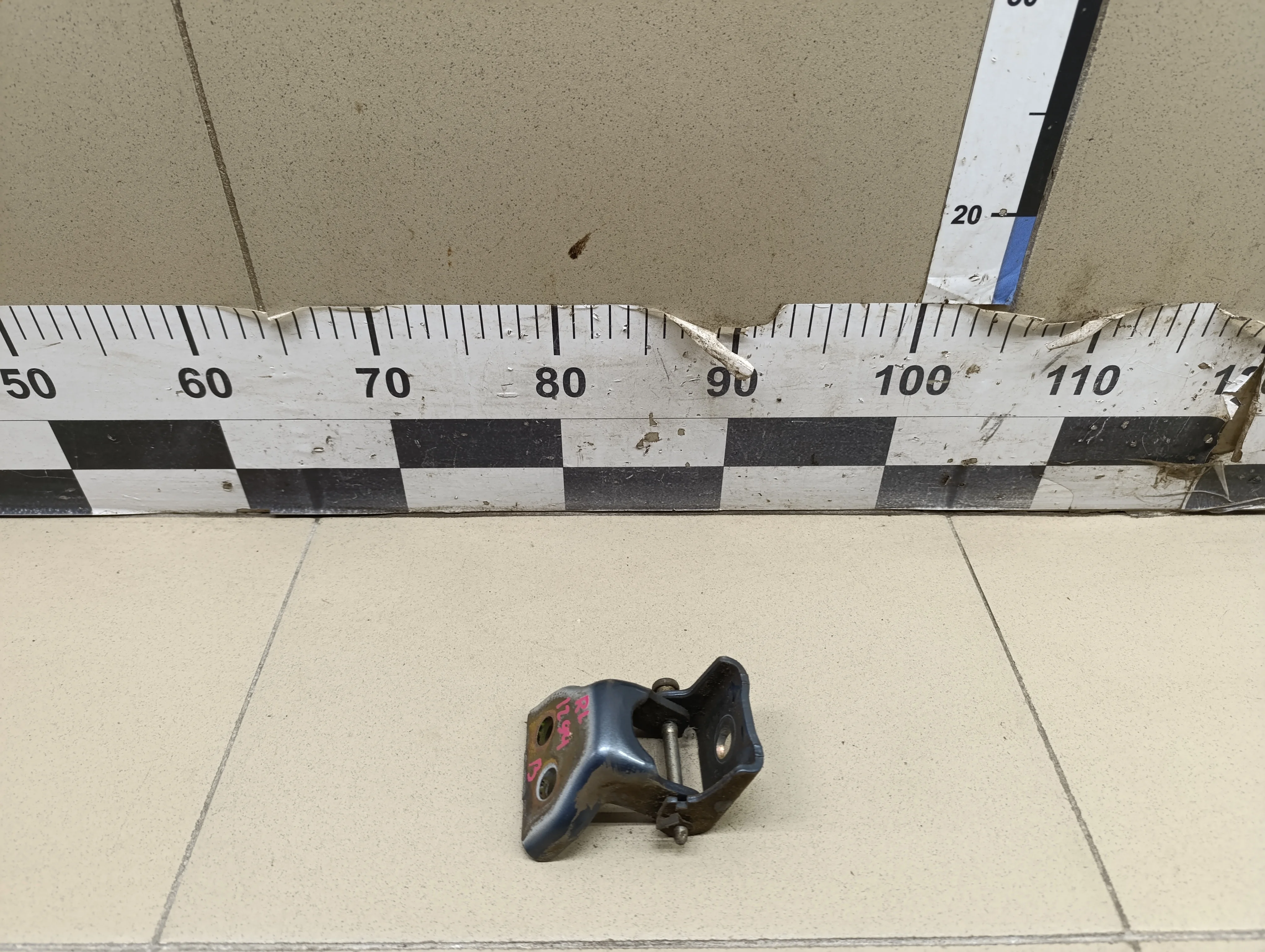 Петля двери  407 2004-2010