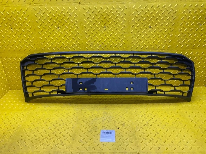 Решетка бампера Mitsubishi Pajero sport 2019 6402A373 KS1W 4N15, передняя