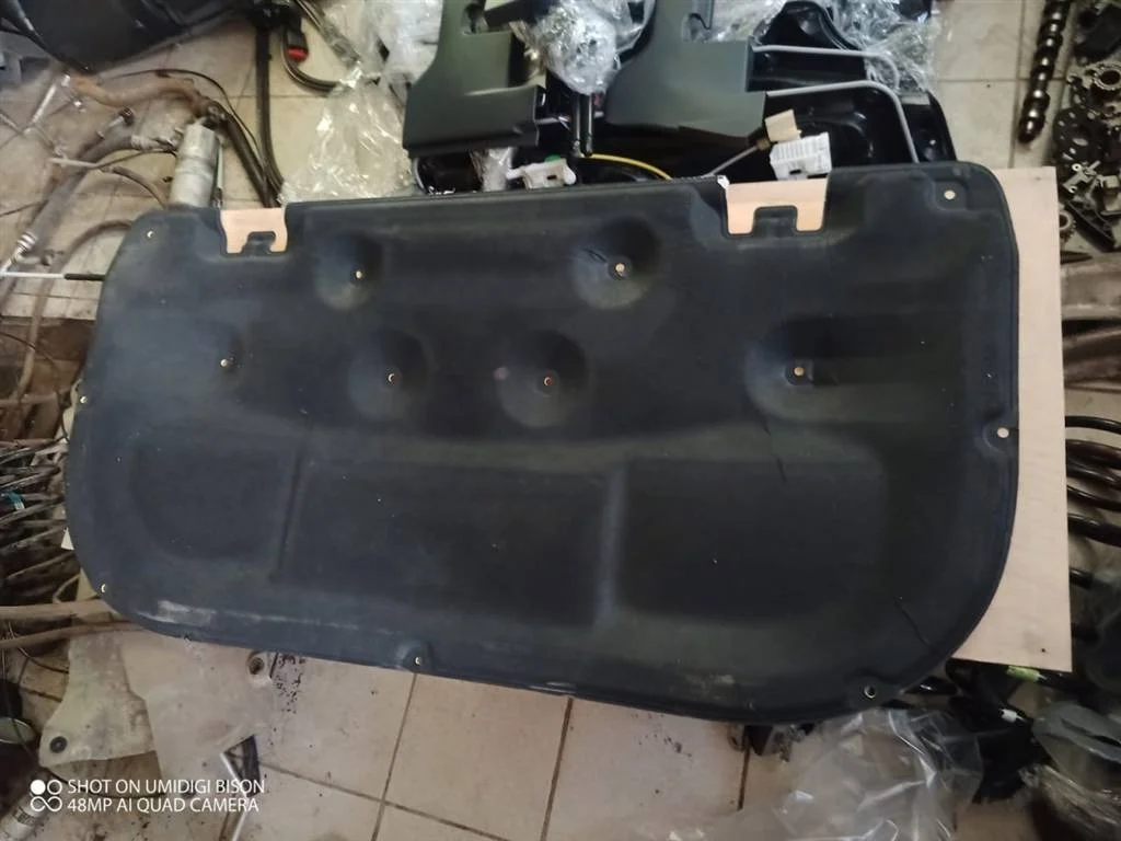 Шумоизоляция капота Toyota Land Cruiser Prado 150 (2009—2013) 3.0