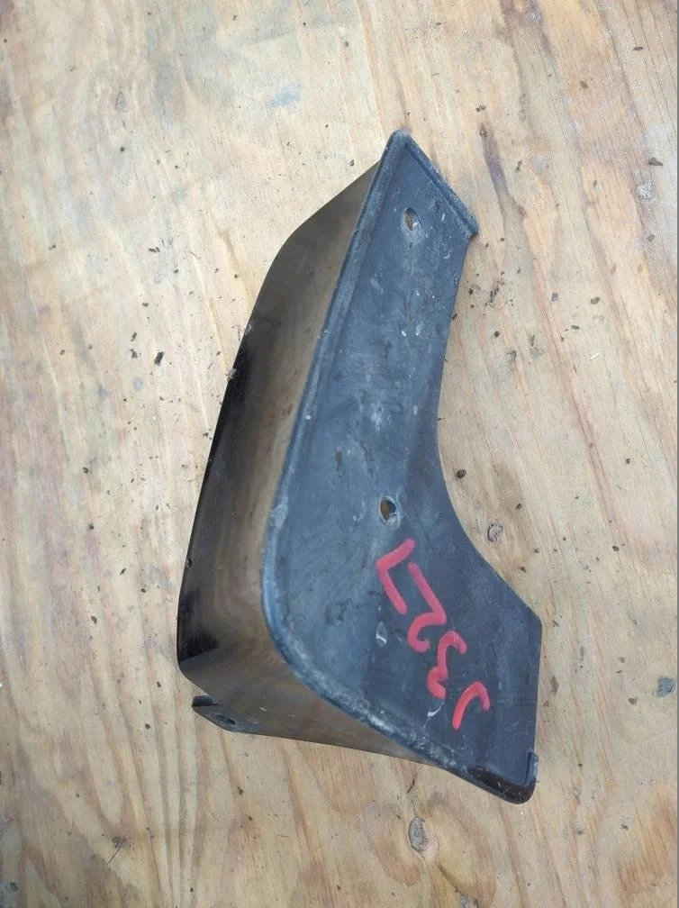 Б.у. брызговик NISSAN TEANA J32 NISSAN TEANA J32