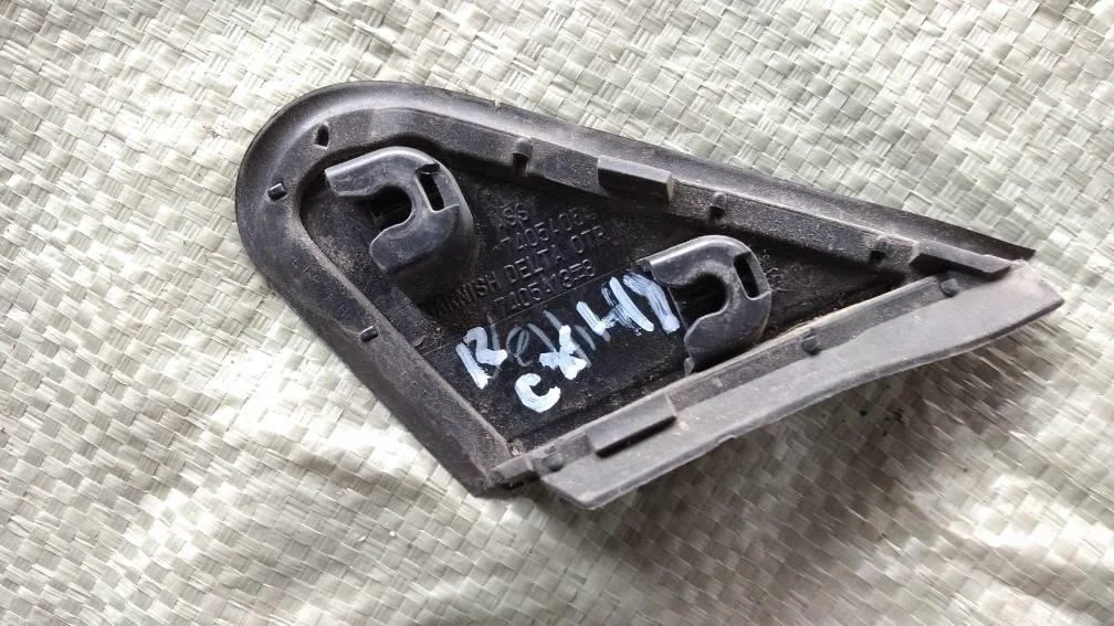 Б.у. уголок на крыло MITSUBISHI LANCER CX4A MITSUBISHI LANCER CX4A