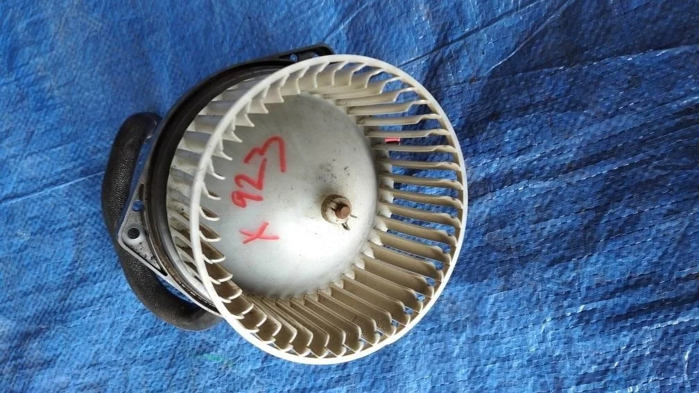 Б.у. мотор печки SUZUKI  XL7 JA627 SUZUKI XL7 JA627