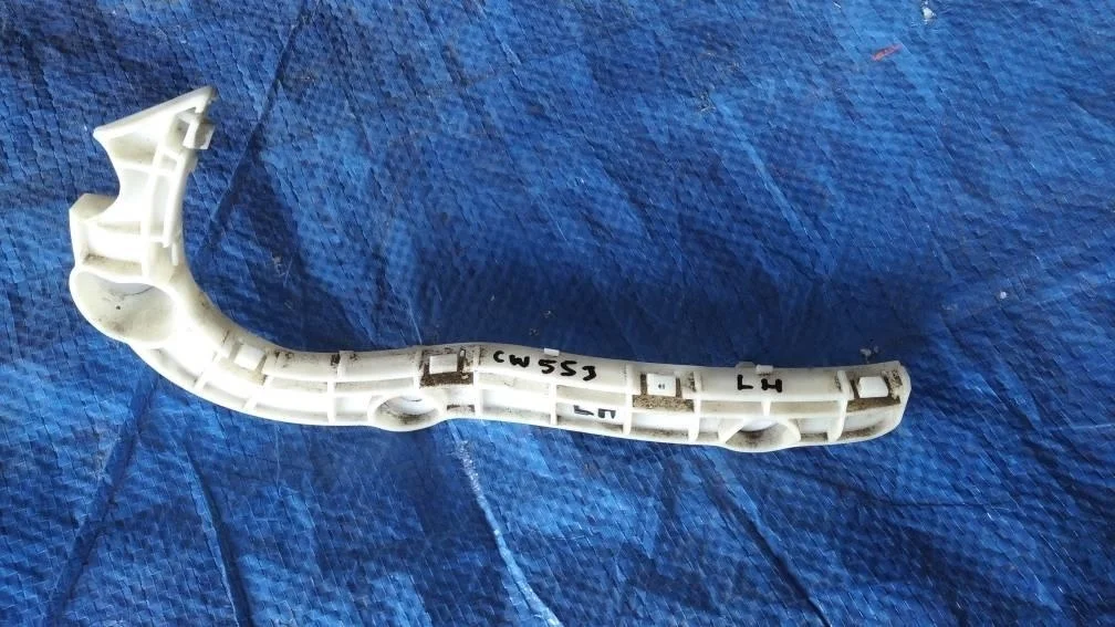 Б.у. крепление бампера перед MITSUBISHI OUTLANDER XL CW5W MITSUBISHI OUTLANDER XL CW5W