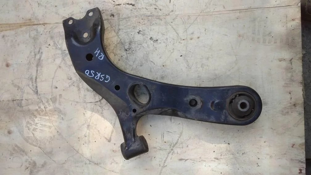 Б.у. рычаг TOYOTA ESTIMA GSR50 TOYOTA ESTIMA GSR50