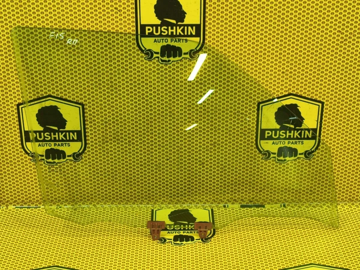 Стекло двери Nissan Juke 2011 803001KK0A F15 MR16DDT, переднее правое