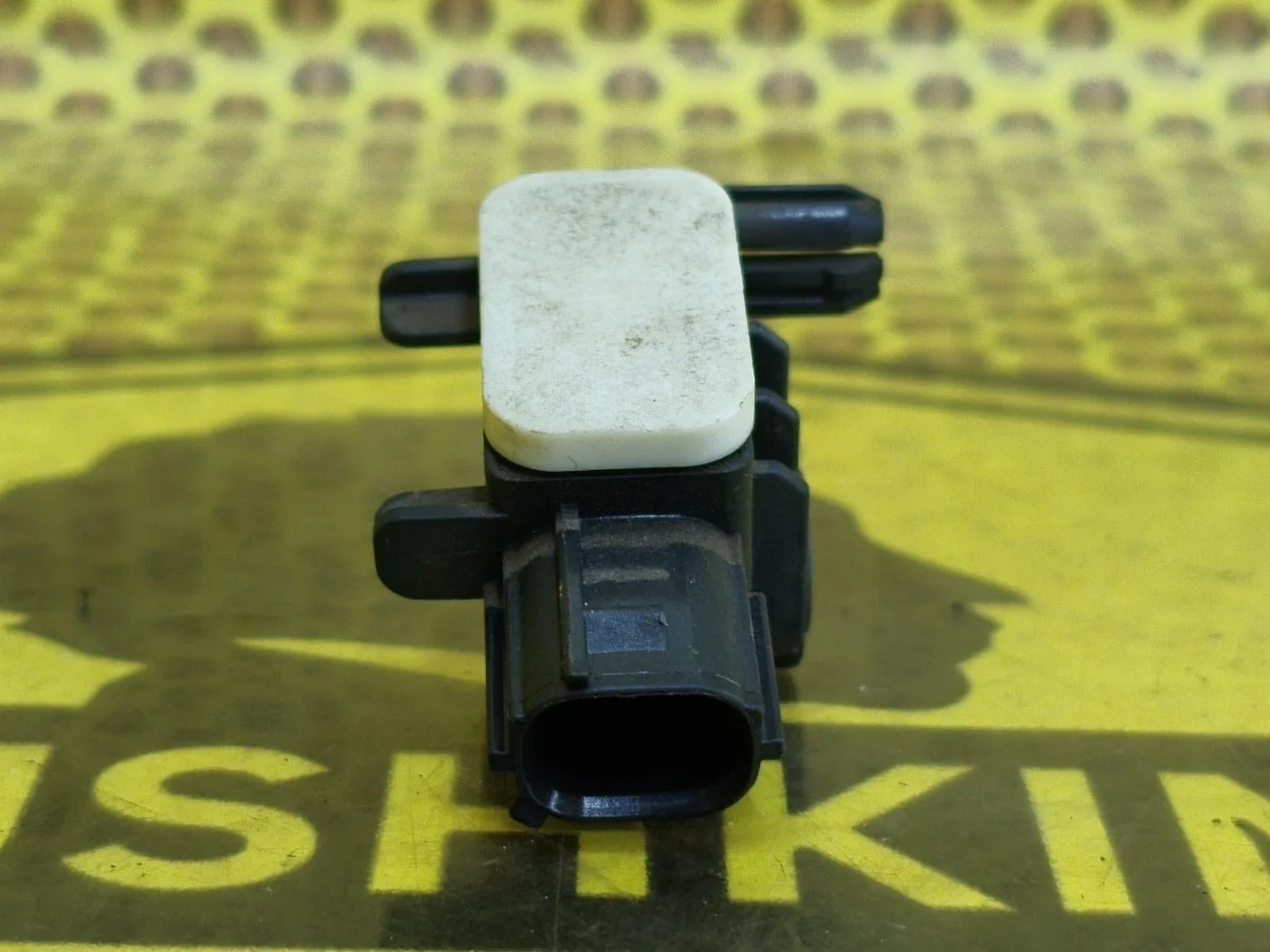 Датчик удара AIRBAG SRS Nissan Juke 2011 K88301EA0A F15 MR16DDT