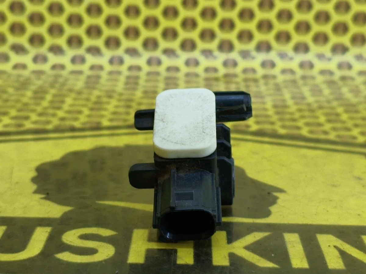 Датчик удара AIRBAG SRS Nissan Juke 2011 K88301EA0A F15 MR16DDT