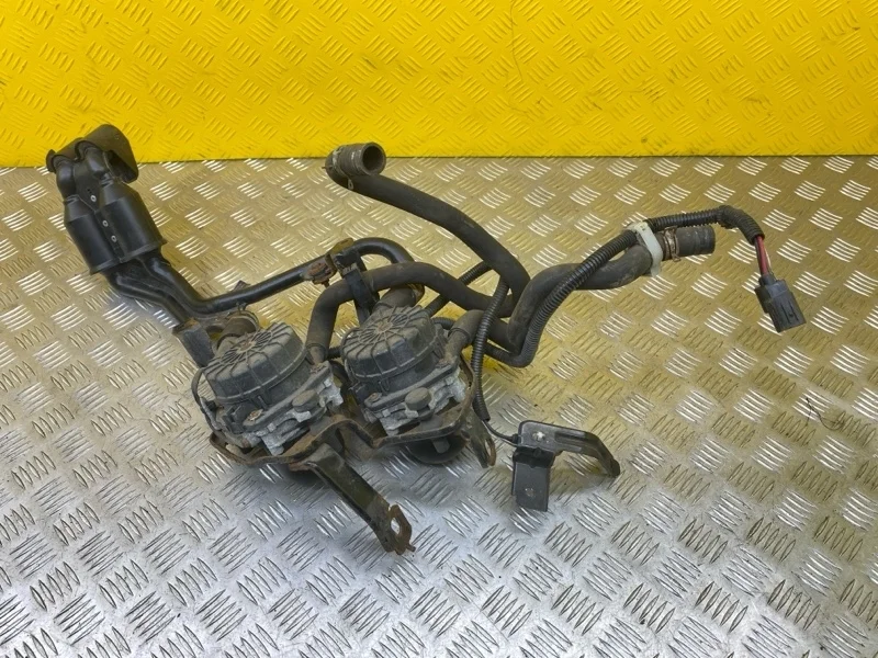 Насос воздушный Toyota Sequoia Ii 2008 - 2022 2013 176100S030 ВНЕДОРОЖНИК 5.7 I 3URFE