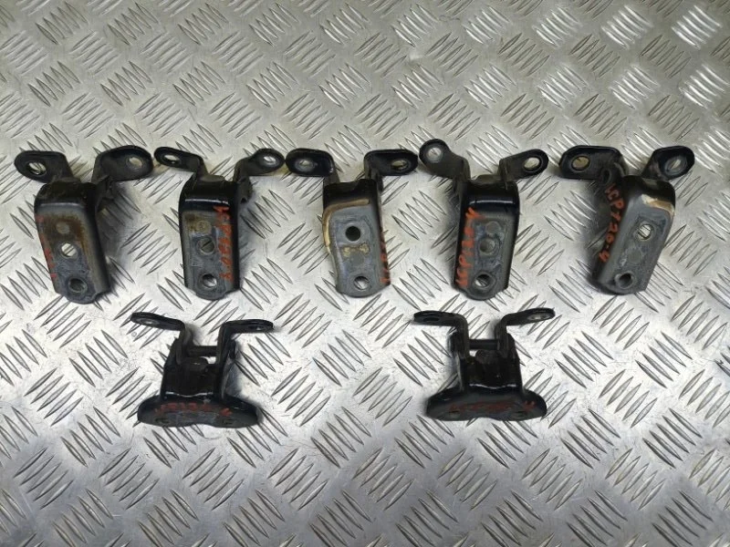 Петля двери Toyota Land Cruiser Prado 120 (2002-2009) 2008 6871035031 ВНЕДОРОЖНИК 4.0 I 1GRFE