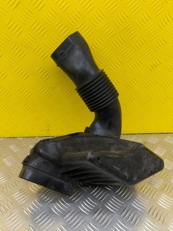 Воздуховод Infiniti Fx 30D ( 2002-2013) 2011 165541DR1B 3.0 D V9X