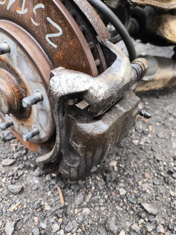 Суппорт передний левый Mitsubishi L200 (2006-2015) 2006 4605A201 ПИКАП 2.5 D 4D56