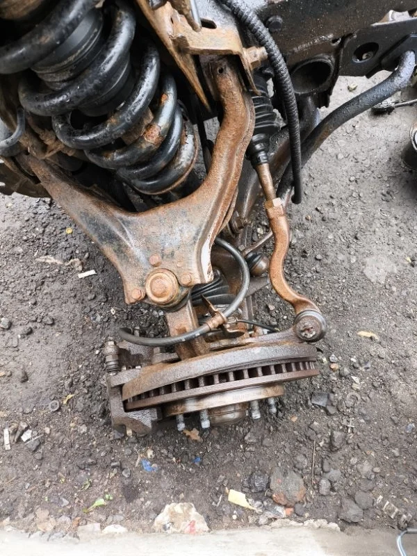 Кулак поворотный правый Mitsubishi L200 (2006-2015) 2006 MR992378 ПИКАП 2.5 D 4D56