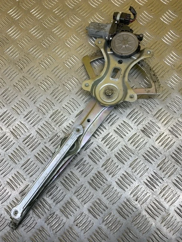 Стеклоподъемник электр. передний левый Mitsubishi L200 (2006-2015) 2011 MN182365