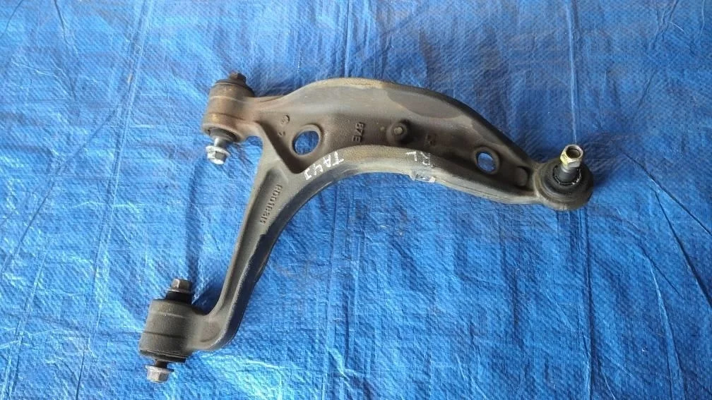 Б.у. рычаг SUZUKI GRAND VITARA JB424 SUZUKI GRAND VITARA JB424