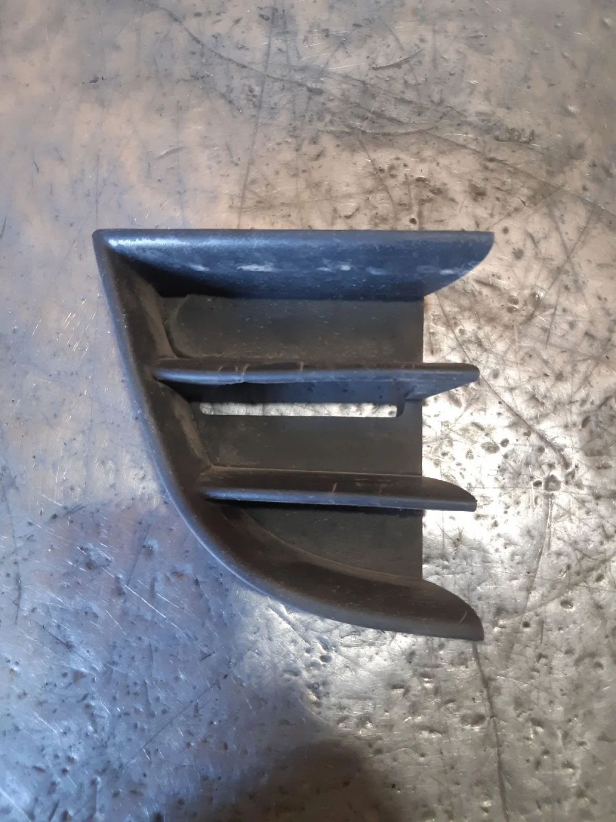 Решетка в бампер правая Skoda Octavia II рестайлинг (2008—2013) 2010 1Z/F9R