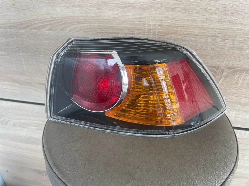 ФОНАРЬ В КРЫЛО MITSUBISHI LANCER 10 2007 8330A6248330A654 CY1A 4B10, задний правый
