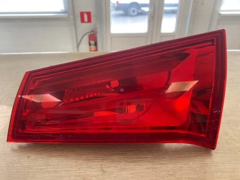 ФОНАРЬ В КРЫШКУ БАГАЖНИКА CITROEN C4 2012 9801856680 B7 EC5, задний правый