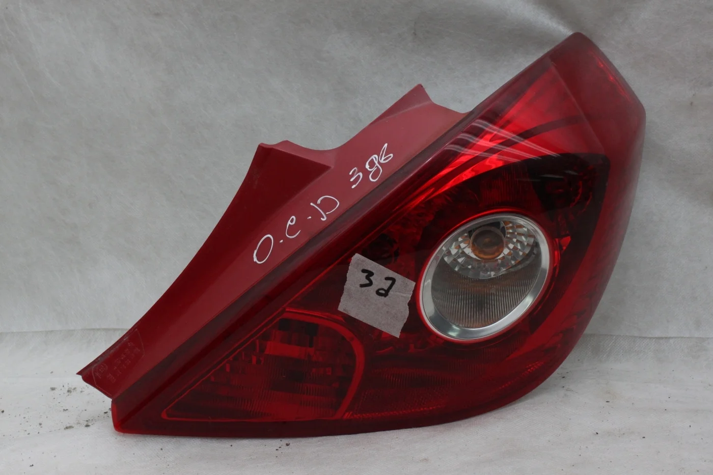 Фонарь нетонированный правый 3 дв Опель Корса Д