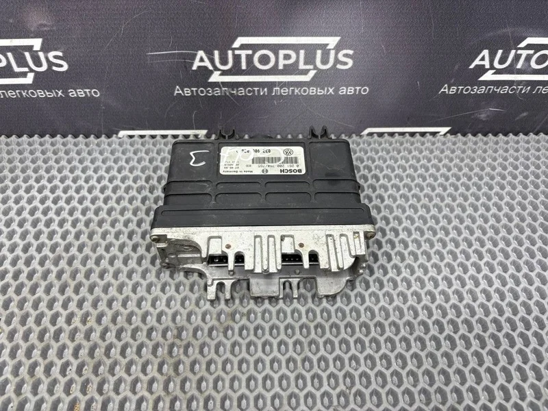 Блок управления двигателем Volkswagen Golf 3 032906026A ХЭТЧБЕК 1.6 ABU