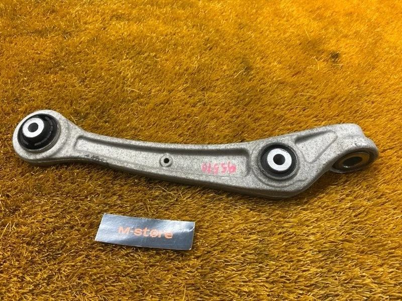 Рычаг подвески нижний Audi Q5 2010 8K0407156B 8R CDN, передний правый