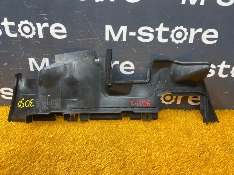 Воздуховод радиатора Audi Q3 2012 8U0121284C 8U CPSA, правый