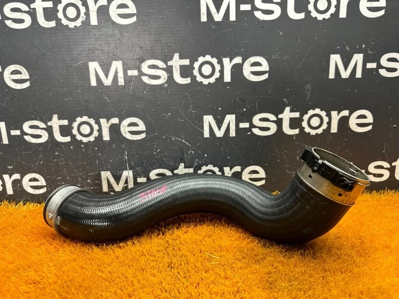 Патрубок интеркулера Mercedes-Benz E-Class 2010 A2045280682 W212 642.850, правый