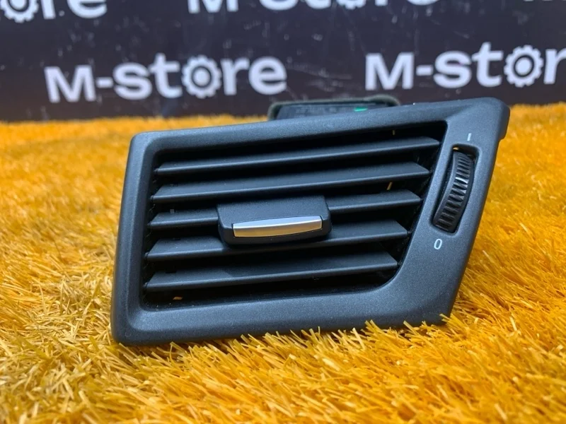 Дефлектор воздушный BMW X1 2011 64222991233 E84 N46B20B, передний левый