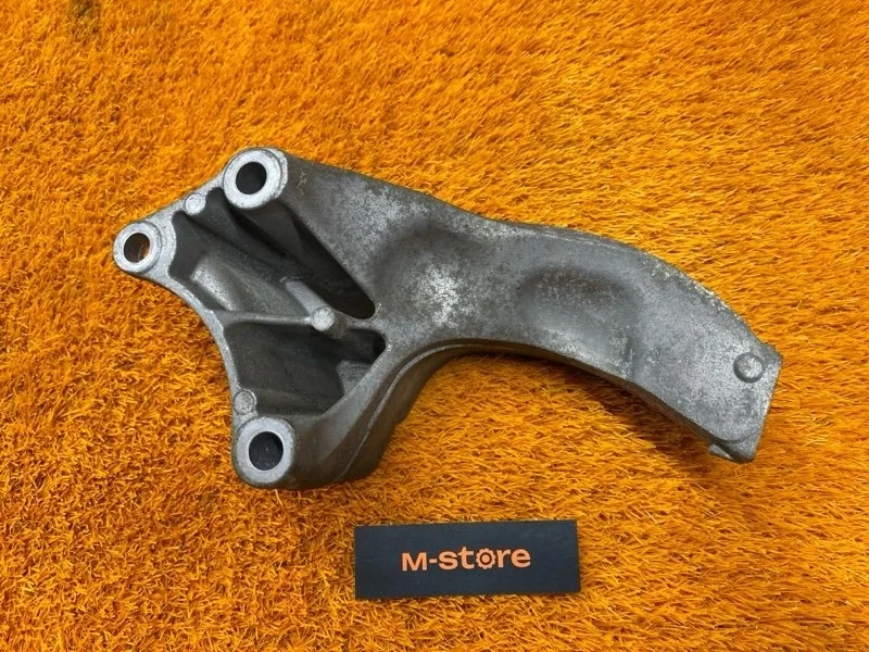 Кронштейн подушки двигателя Mercedes-Benz A-Class 2008 A1692410601 W169 266.940, передний левый