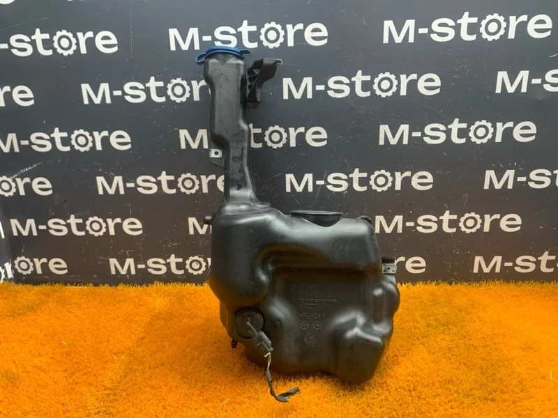 Бачок омывателя Mercedes-Benz C-Class 2009 A2048690720 W204 271.950