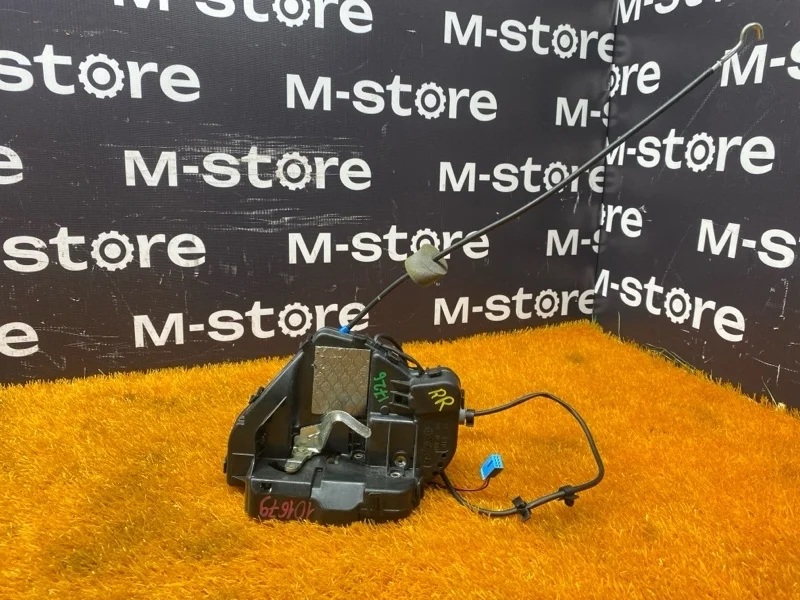 Замок двери Mercedes-Benz Cls-Class 2005 A2197300235 W219 113.967, задний правый