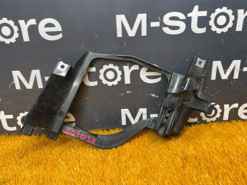 Кронштейн фары BMW 5-Series 2004 63126936089 E60 M54B25 (256S5), левый