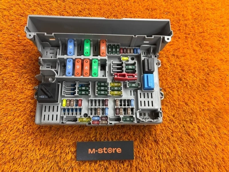 Блок предохранителей Bmw 3-Series 2005 61146906624 E90 N46B20B