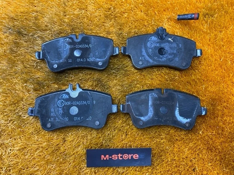 Колодки тормозные Mercedes-Benz C-Class 2003 A0054206220 W203 271.946, передние