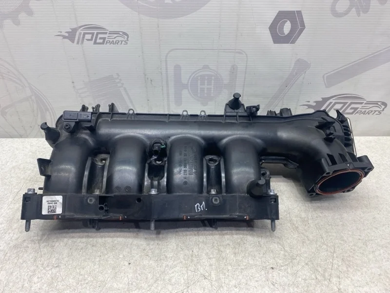 Впускной коллектор Mercedes-benz 2016 W246