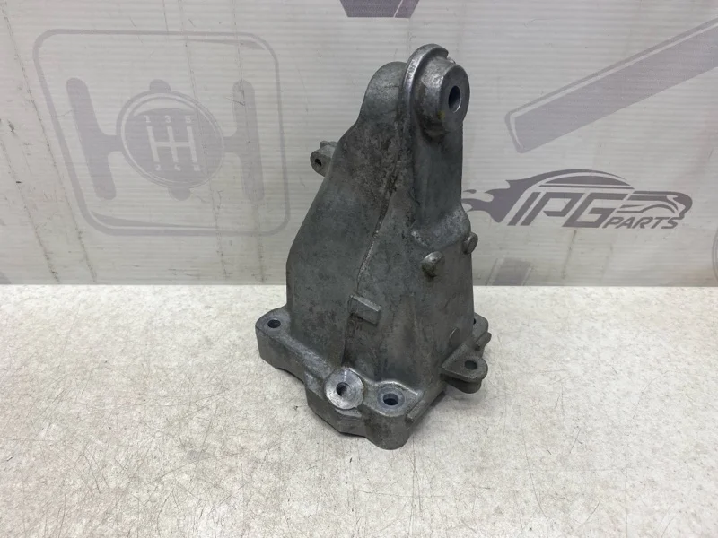 Кронштейн двигателя левый Mercedes-benz 2013 W212