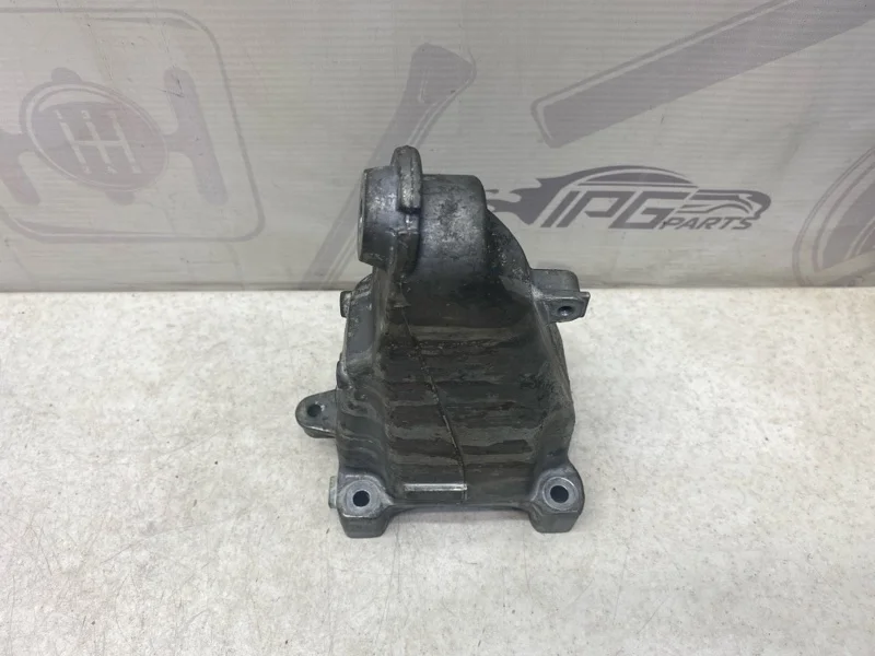 Кронштейн двигателя левый Mercedes-benz 2014 W212