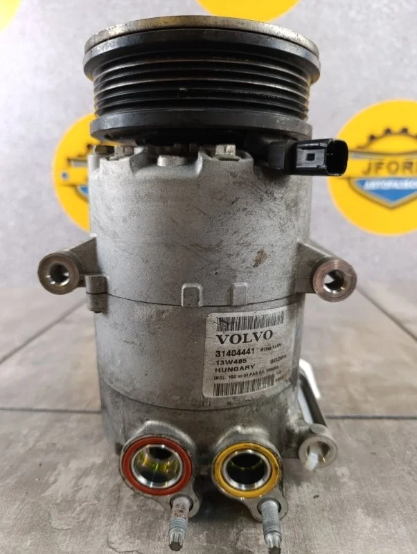 Компрессор кондиционера Volvo V40 2013 MV