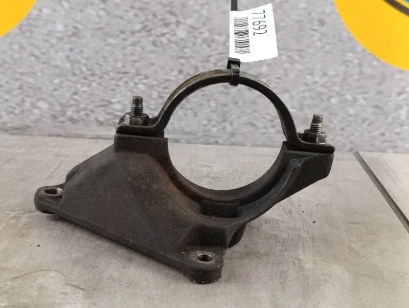 Кронштейн подвесного подшипника Ford Fiesta 2007 MK 5