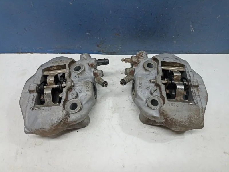 Суппорта тормозные Toyota Celsior 4773050160 UCF31 4.3 3UZ-FE, задняя