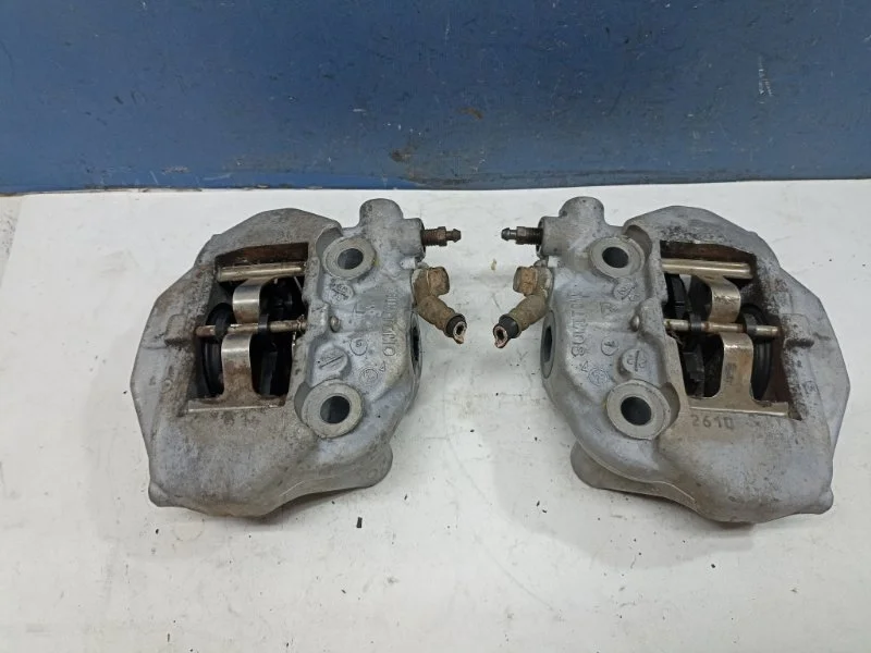 Суппорта тормозные Toyota Celsior 4773050160 UCF31 4.3 3UZ-FE, задняя