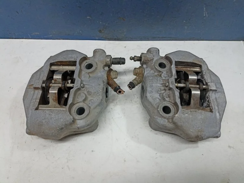 Суппорта тормозные Toyota Celsior 4773050160 UCF31 4.3 3UZ-FE, задняя