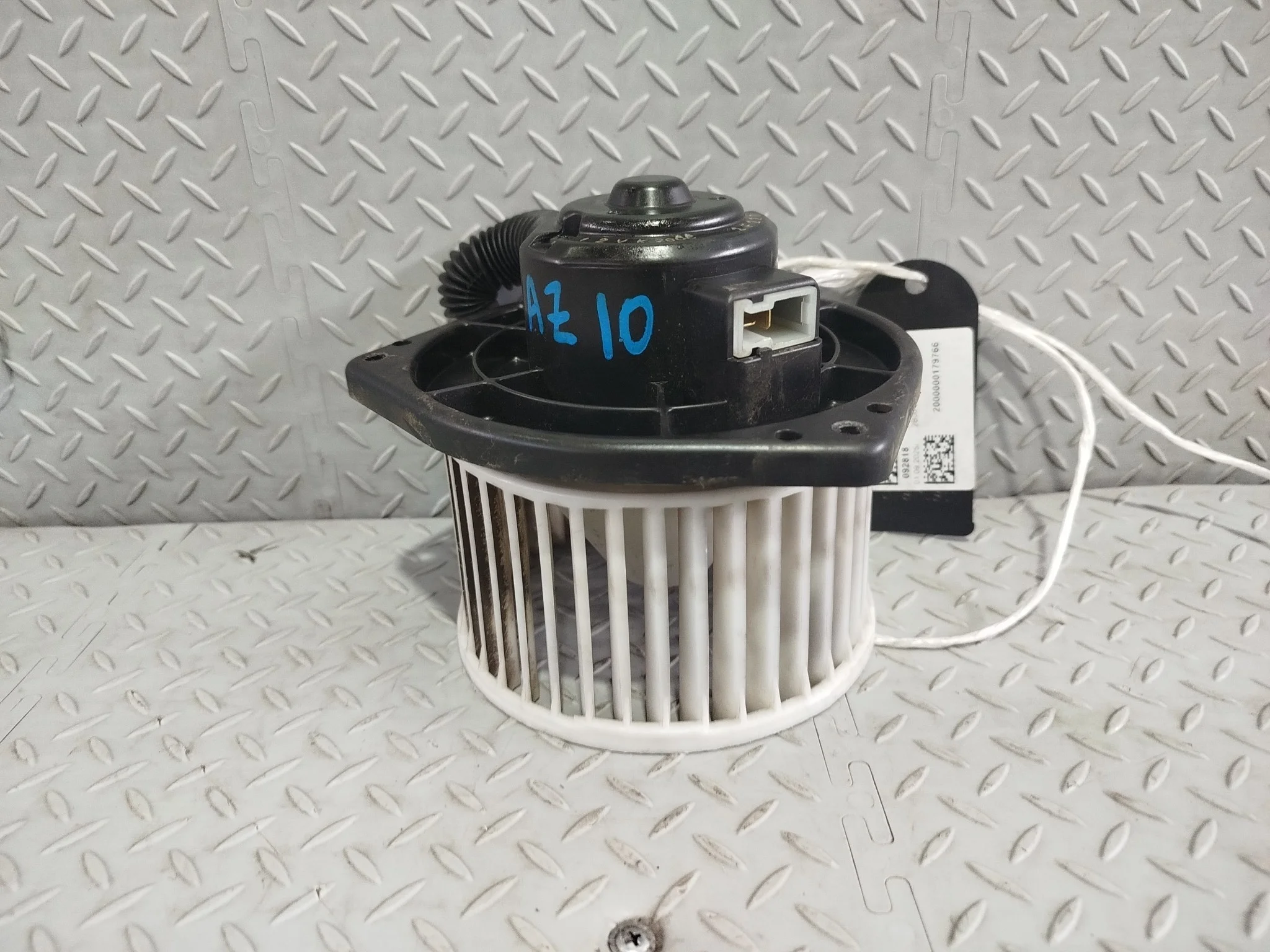 МОТОРЧИК ПЕЧКИ NISSAN 2722072B00