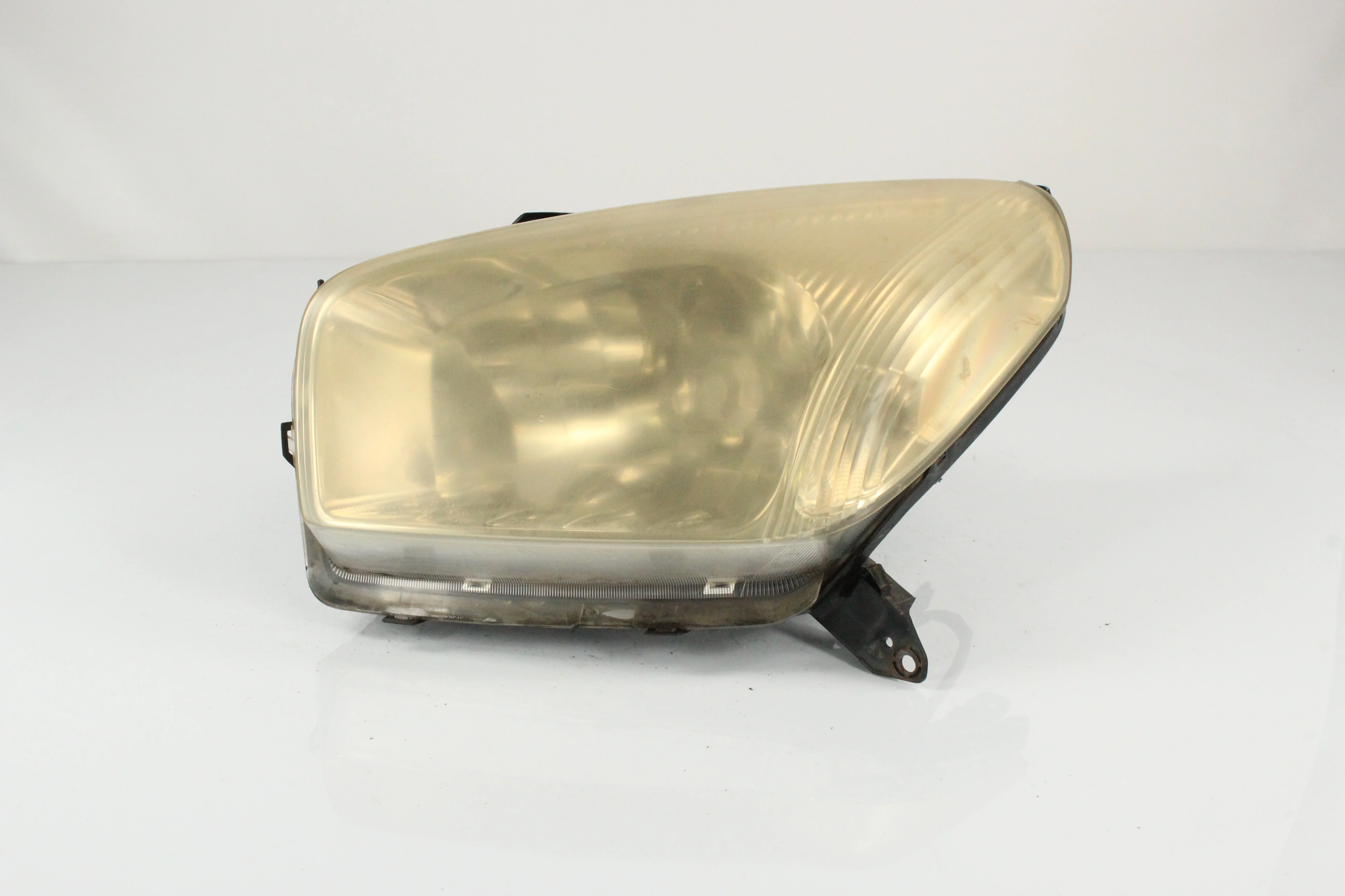 ФАРА TOYOTA ЛЕВО 8115042150 S3643Z