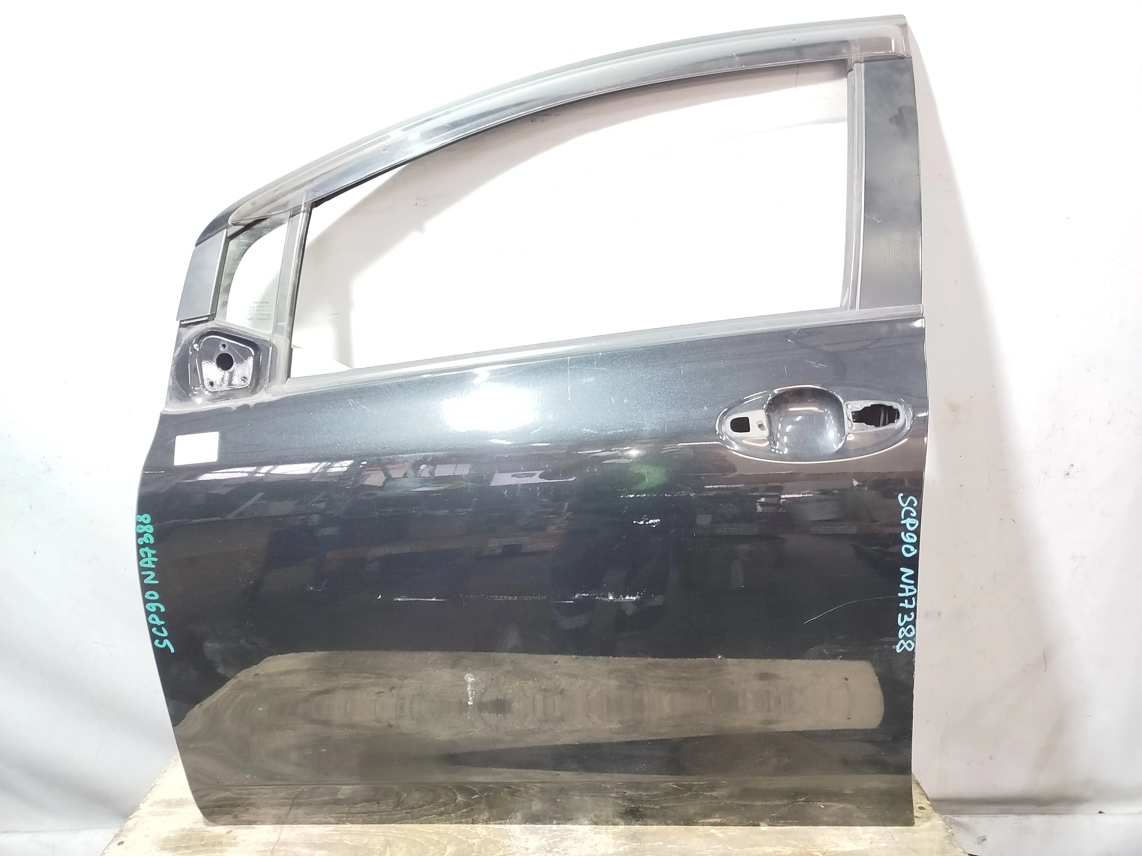 ДВЕРЬ TOYOTA 6700252340 ПЕРЕД ЛЕВО черный, 209 NA7388
