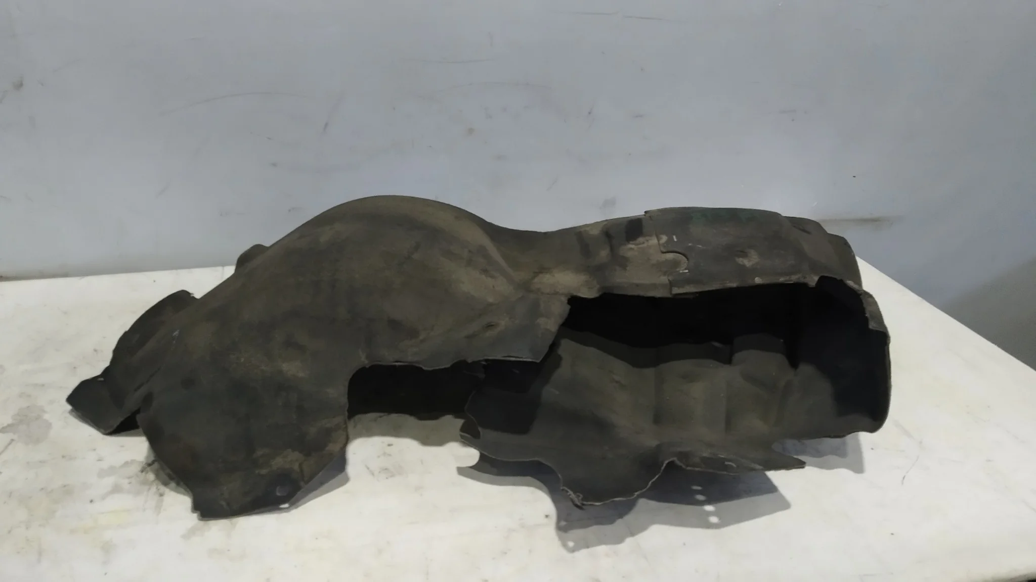 ПОДКРЫЛОК AUDI ПЕРЕДНИЙ ЛЕВЫЙ 8T0821171H