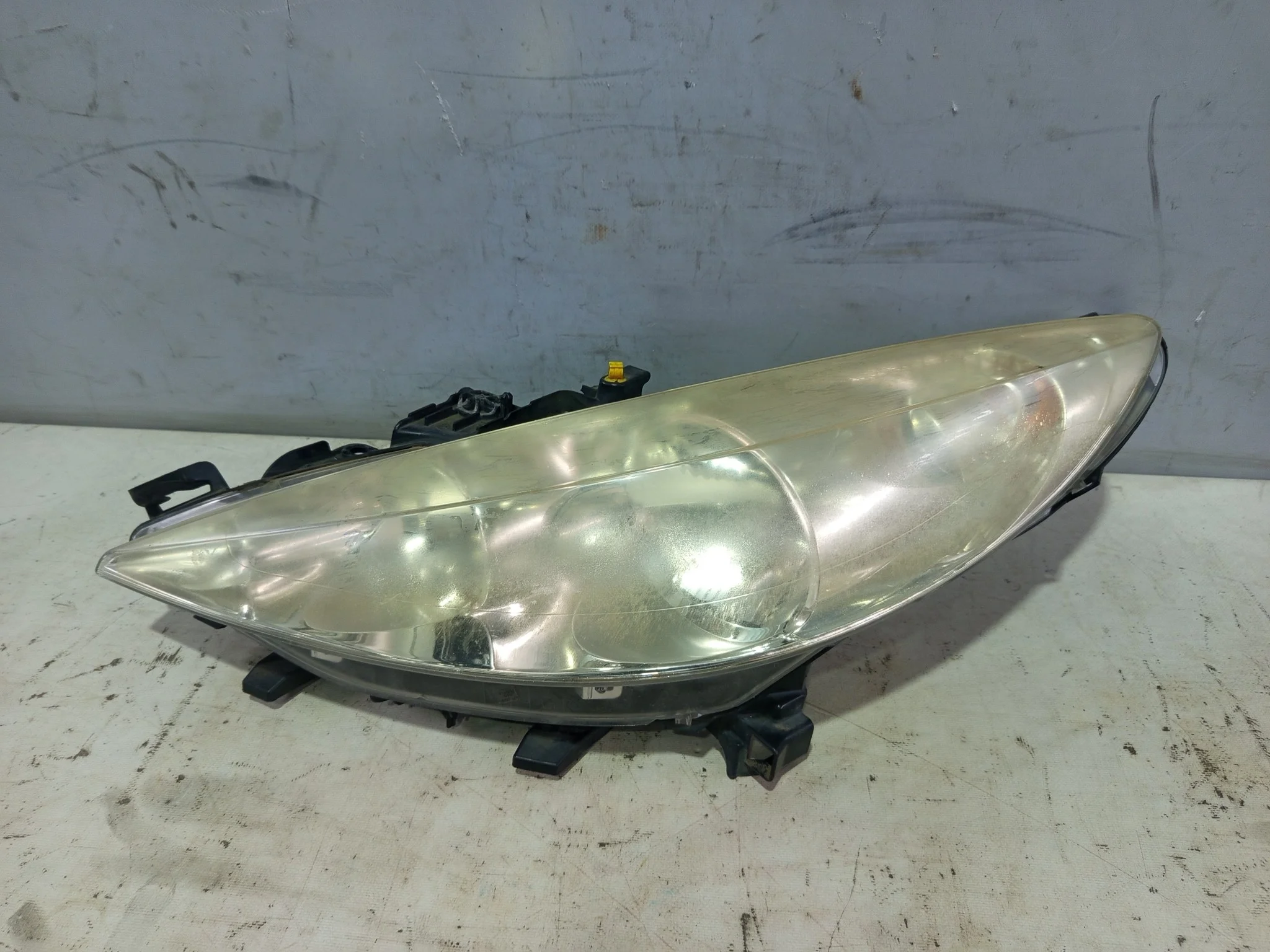 ФАРА PEUGEOT ЛЕВО 620897 FE026